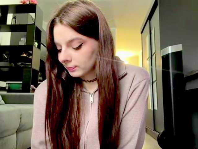 LaurenCloward live cam on BongaCams