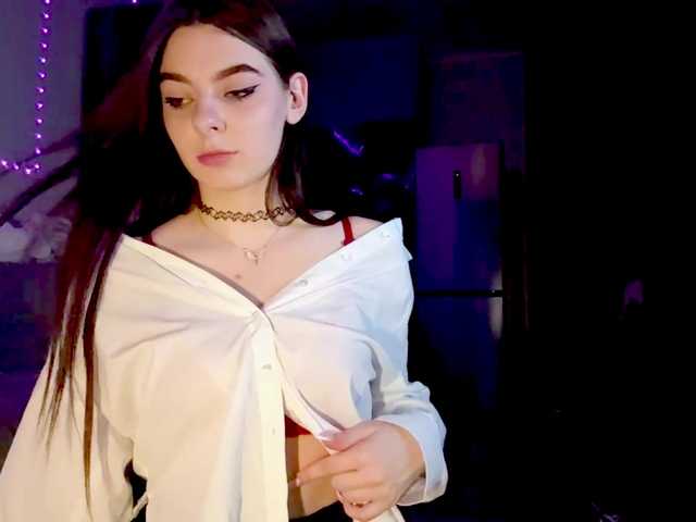 LaurenCloward live cam on BongaCams