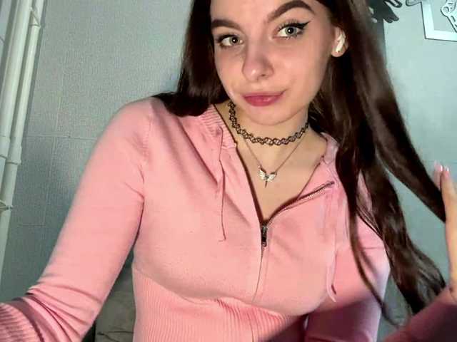LaurenCloward live cam on BongaCams