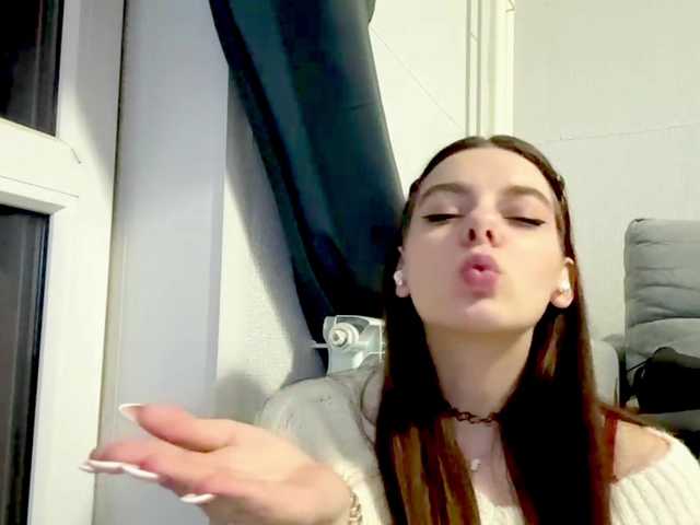 LaurenCloward live cam on BongaCams