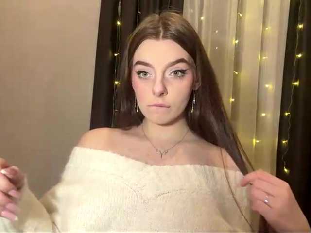 LaurenCloward live cam on BongaCams