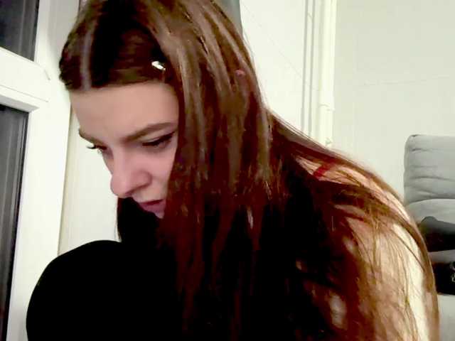 LaurenCloward live cam on BongaCams