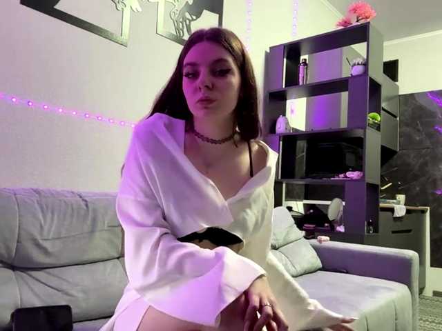 LaurenCloward live cam on BongaCams