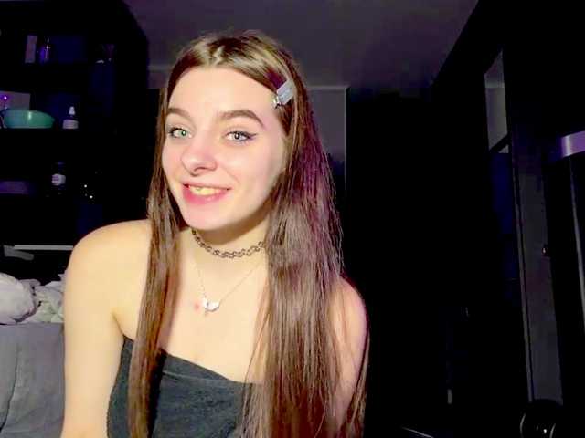 LaurenCloward live cam on BongaCams