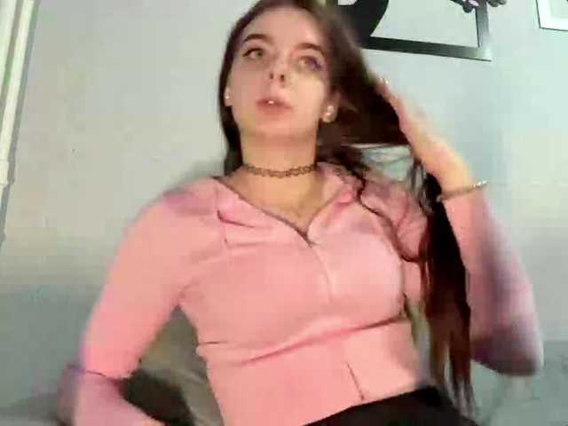 LaurenCloward live cam on BongaCams