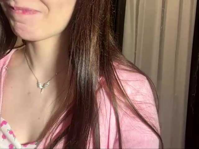 LaurenCloward live cam on BongaCams
