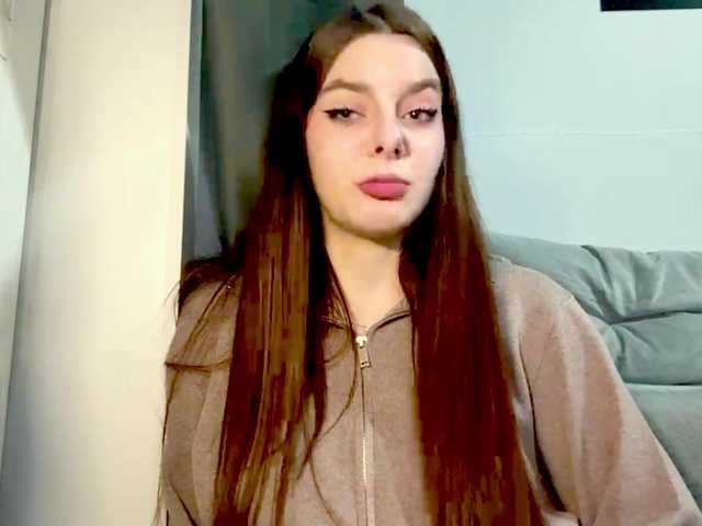 LaurenCloward live cam on BongaCams
