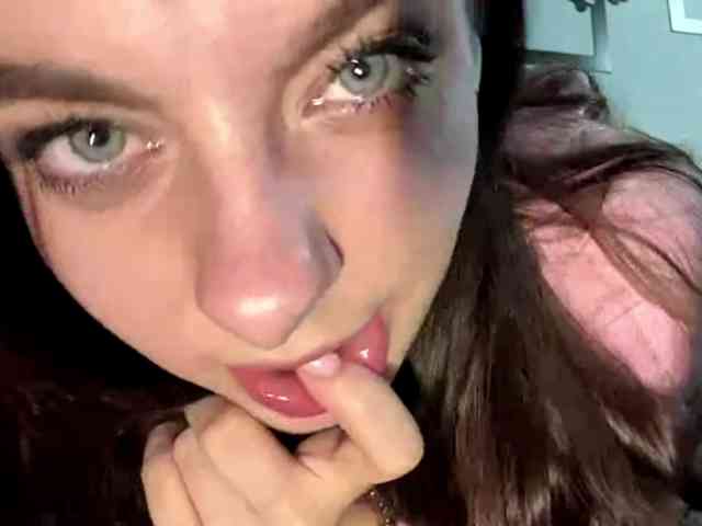 LaurenCloward webcam