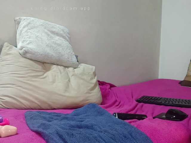 AmandaApril live cam on BongaCams