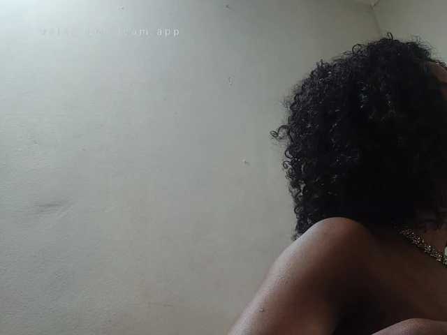 AmandaApril live cam on BongaCams