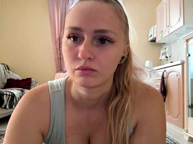 Lika-Doll live cam on BongaCams