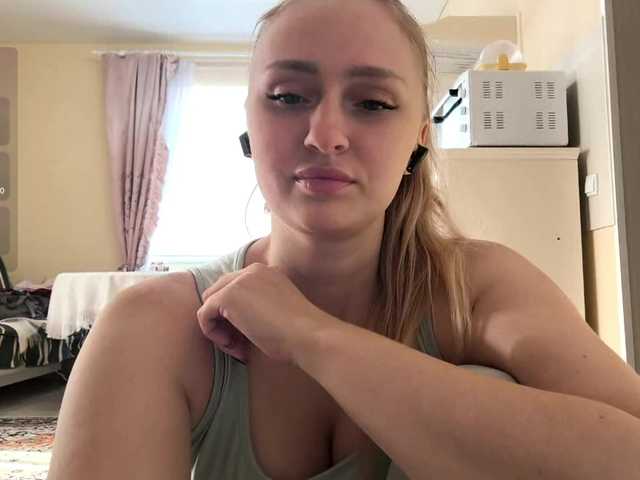 Lika-Doll live cam on BongaCams