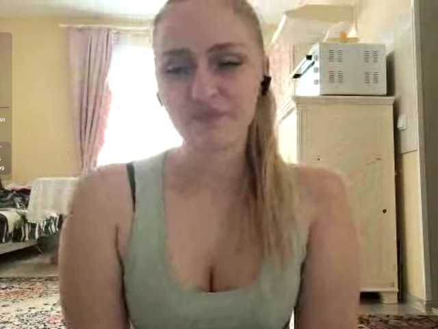 Lika-Doll live cam on BongaCams