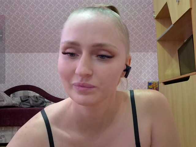 Lika-Doll live cam on BongaCams