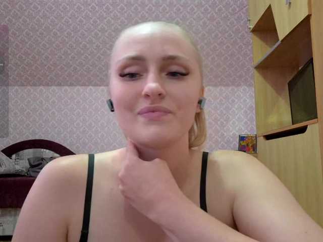Lika-Doll live cam on BongaCams