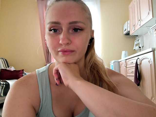 Lika-Doll live cam on BongaCams