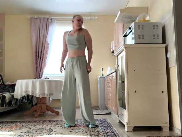 Lika-Doll live cam on BongaCams