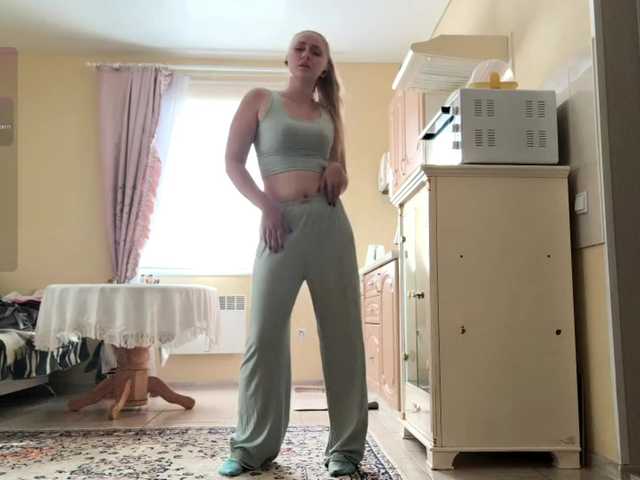 Lika-Doll live cam on BongaCams