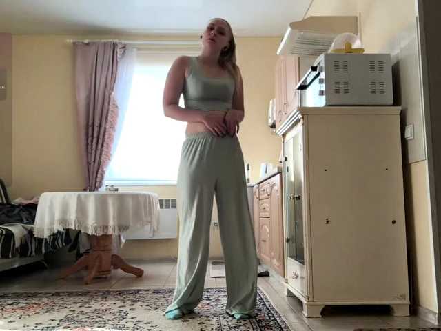 Lika-Doll live cam on BongaCams