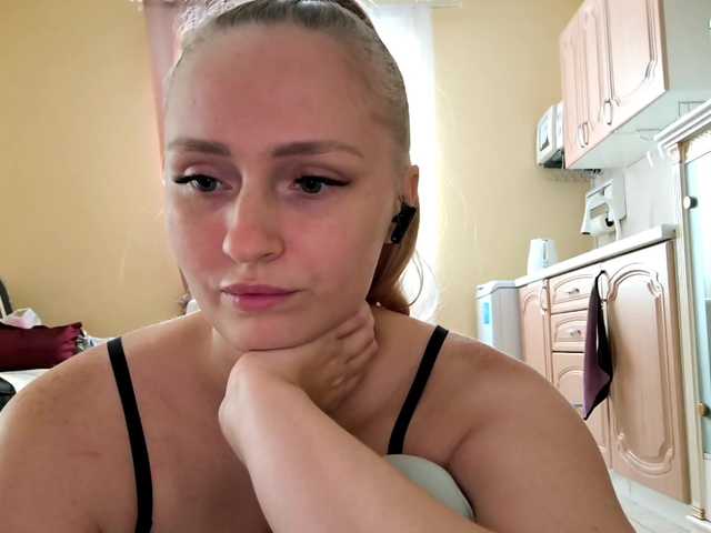 Lika-Doll live cam on BongaCams