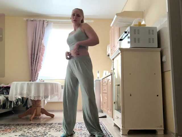 Lika-Doll live cam on BongaCams