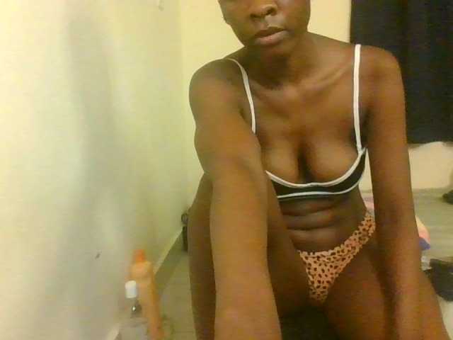 Prettymarir live cam