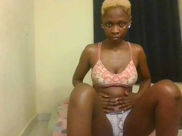 Prettymarir live cam preview
