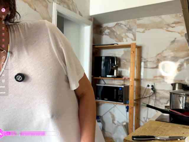 Lyanka_Sweet webcam