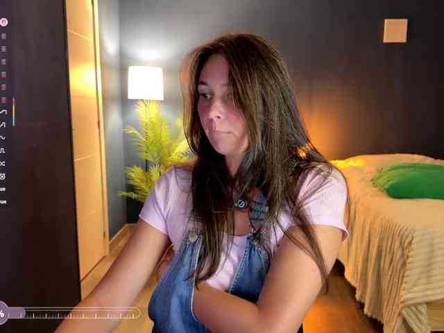 Lyanka_Sweet webcam
