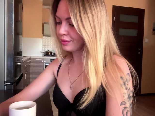 MissLuxxi live cam on BongaCams