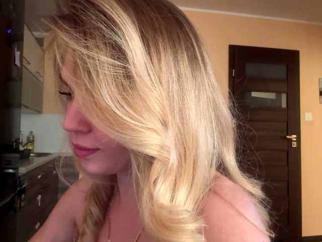 MissLuxxi live cam on BongaCams
