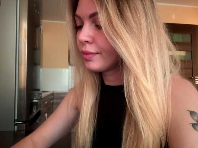 MissLuxxi live cam on BongaCams