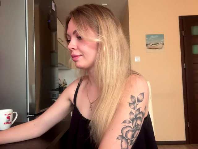 MissLuxxi live cam on BongaCams