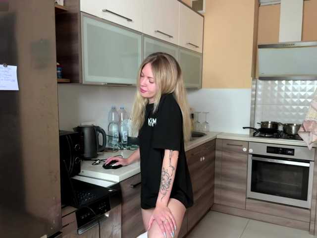 MissLuxxi live cam preview