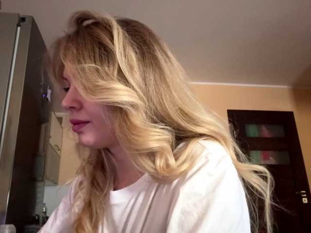 MissLuxxi live cam on BongaCams