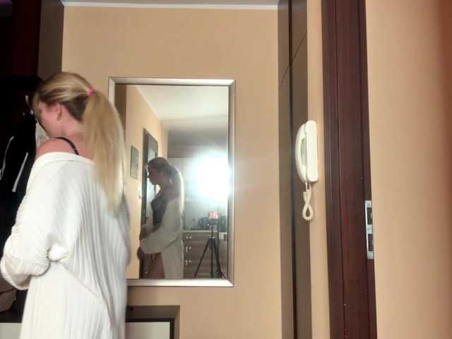 MissLuxxi live cam on BongaCams