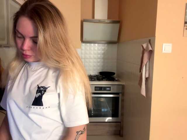 MissLuxxi live cam on BongaCams