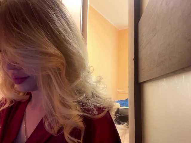 MissLuxxi live cam on BongaCams
