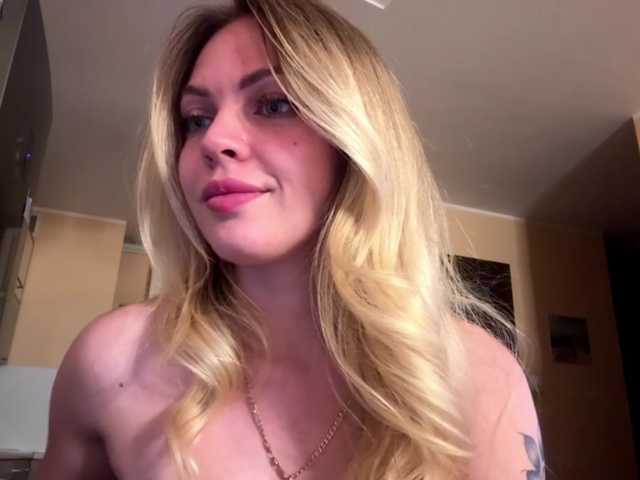 MissLuxxi live cam on BongaCams