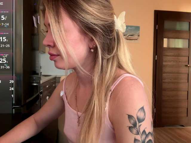 MissLuxxi live cam on BongaCams