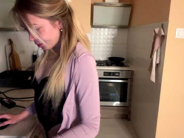 MissLuxxi live cam on BongaCams