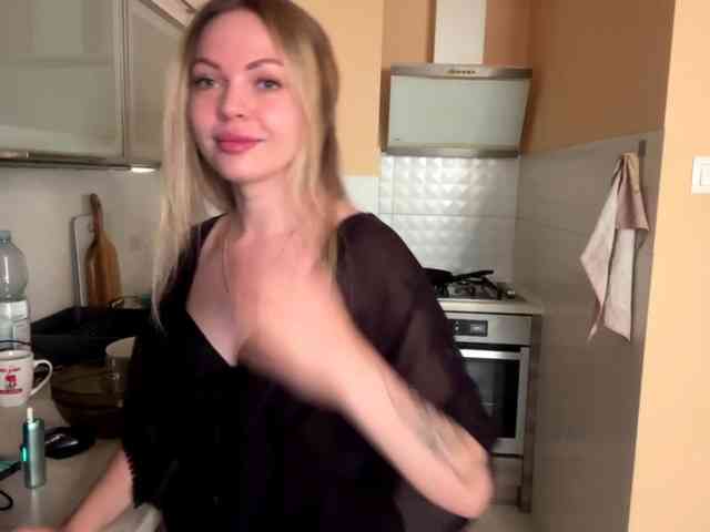 MissLuxxi Live Webcam on BongaCams