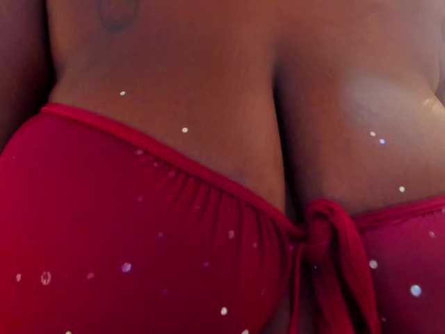MilaBreast live cam preview