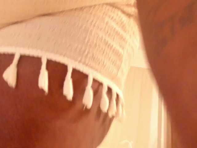 MilaBreast, en directo ahora en BongaCams