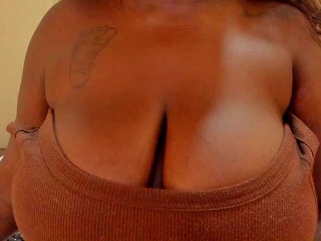 MilaBreast live cam on BongaCams