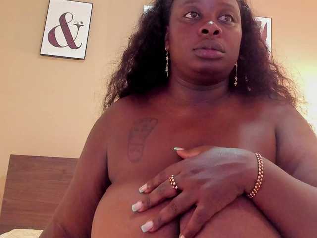 MilaBreast live cam on BongaCams