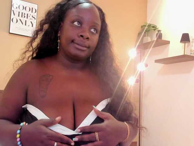 MilaBreast live cam on BongaCams