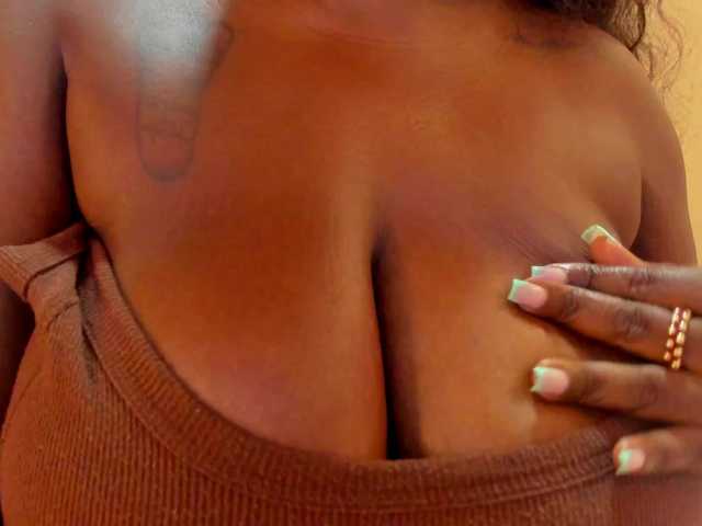 MilaBreast live cam on BongaCams