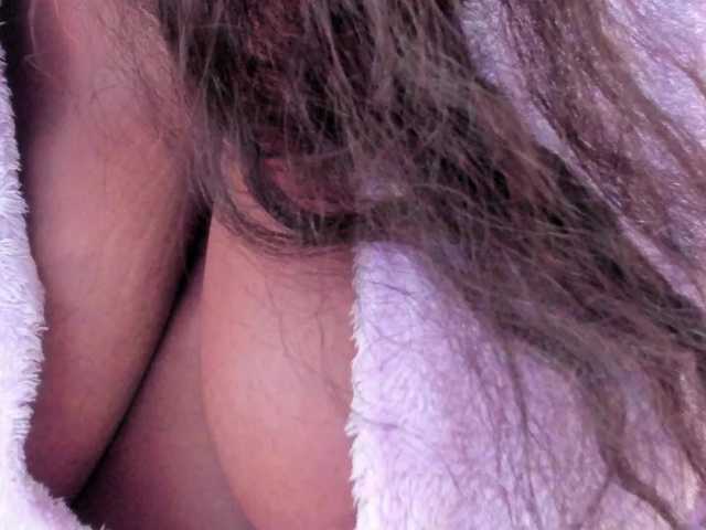 MilaBreast live cam on BongaCams