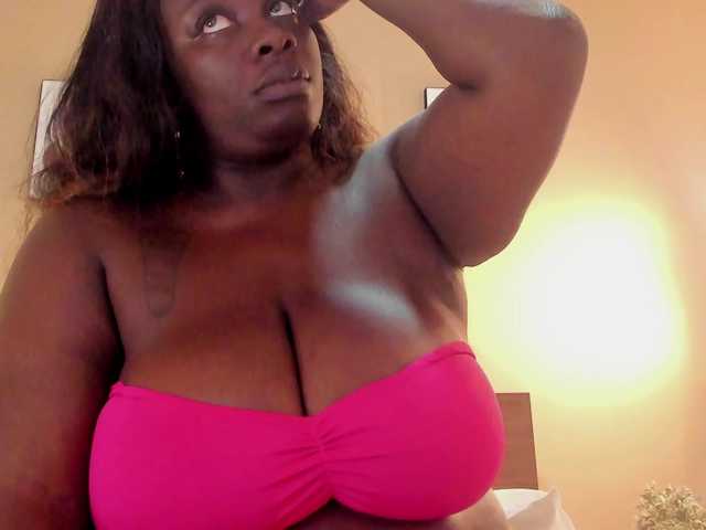 MilaBreast live cam on BongaCams